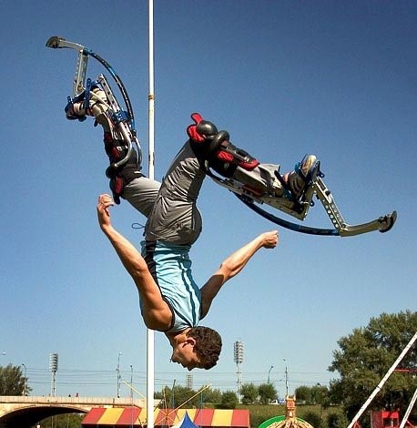 ACROBATES SUR ECHASSES 6